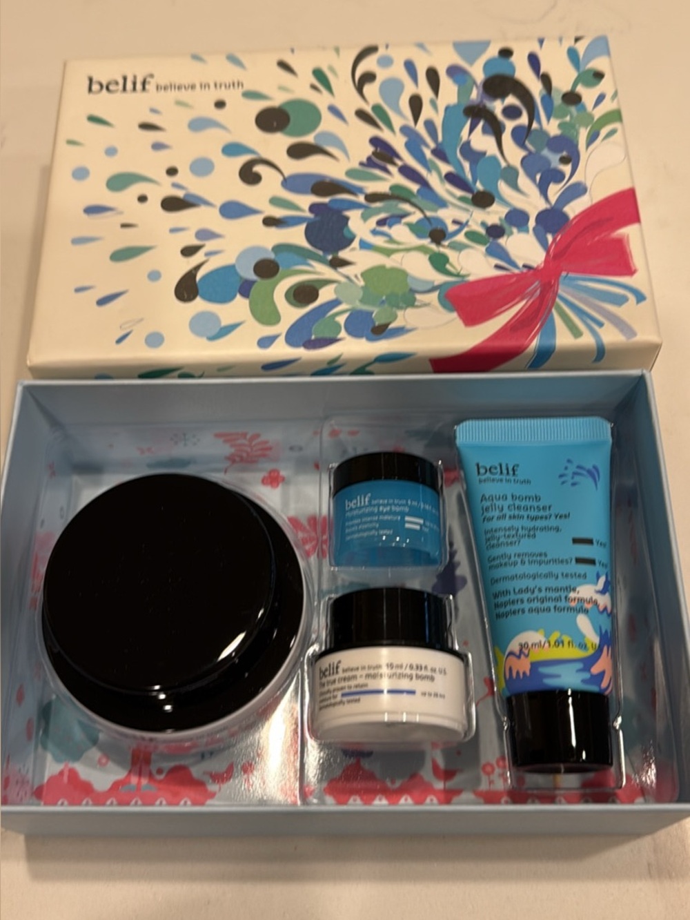 2 Gift Sets - Picture 2 of 2